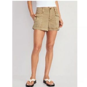 Mid rise cargo shorts 3.5 in inseam